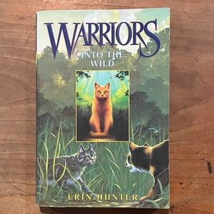 Warriors: Into the Wild by Erin Hunter - vintage 2004 paperback edition